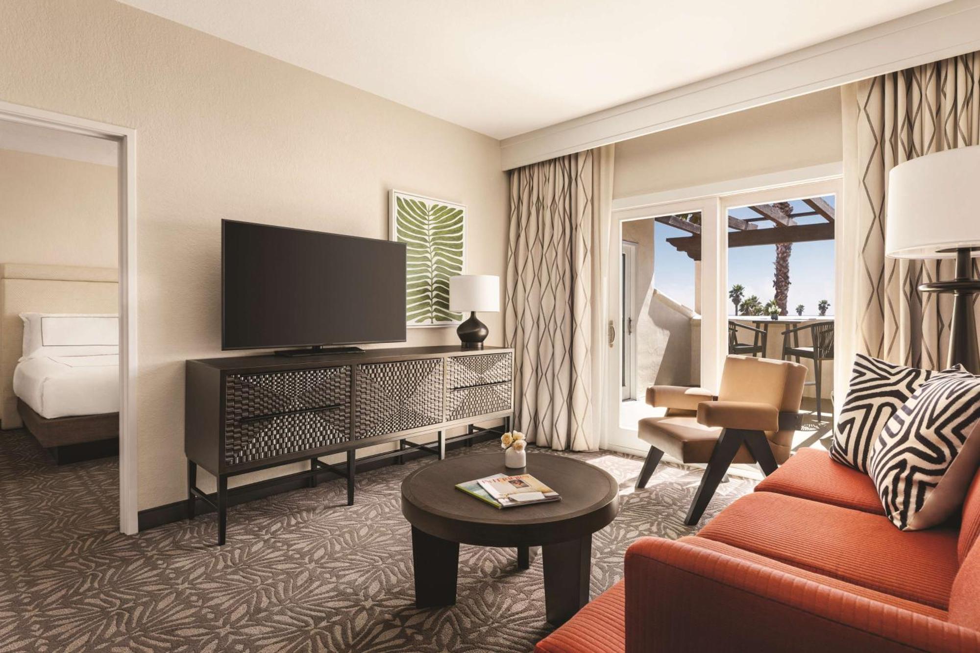 Resort Zachari Dunes On Mandalay Beach, Curio Collection By Hilton 3*
